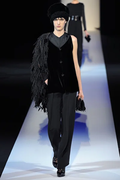 Look 60